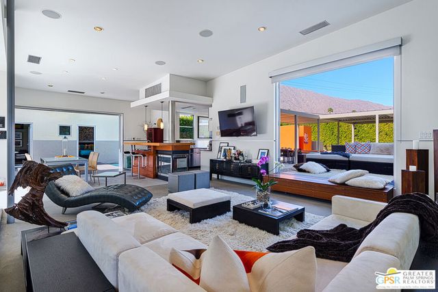 1947 S Joshua Tree Place, Palm Springs, CA 92264