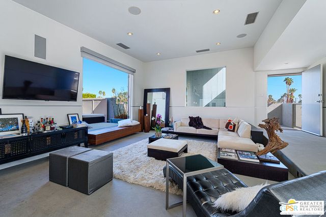 1947 S Joshua Tree Place, Palm Springs, CA 92264