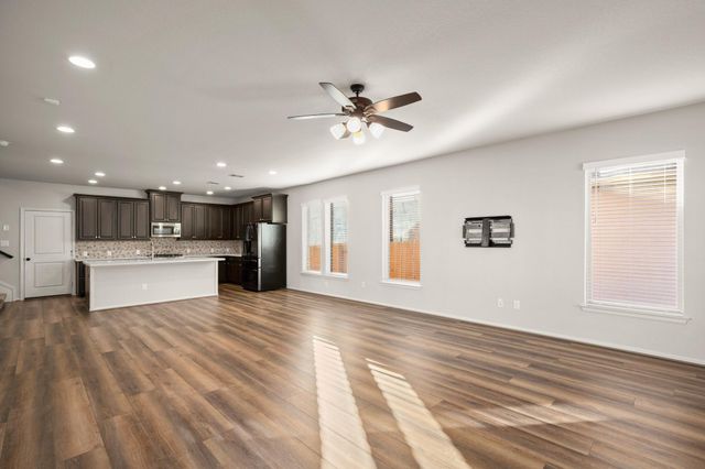 932 Azul Lagoon DR, Leander, TX 78641