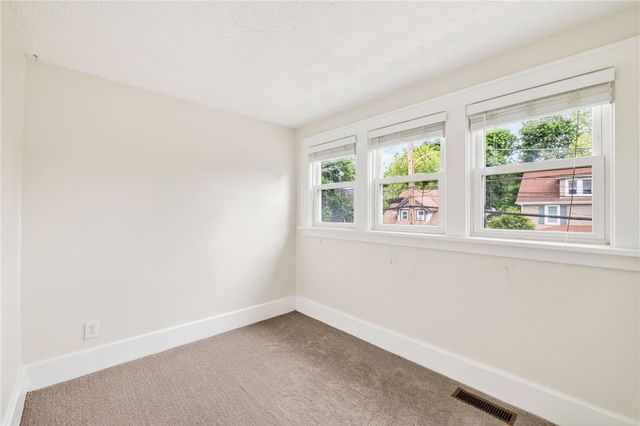 128 West Ivy Street, East Rochester, NY 14445