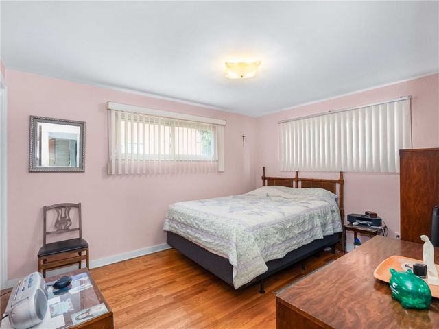 419 Susanna Ct., Greenfield, PA 15207