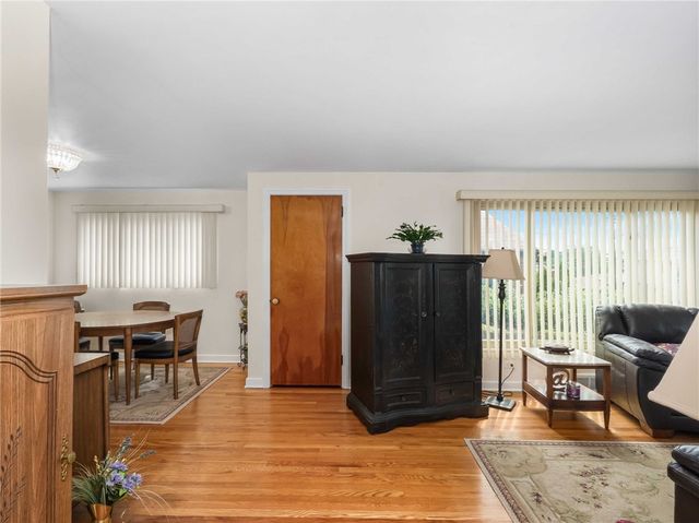 419 Susanna Ct., Greenfield, PA 15207