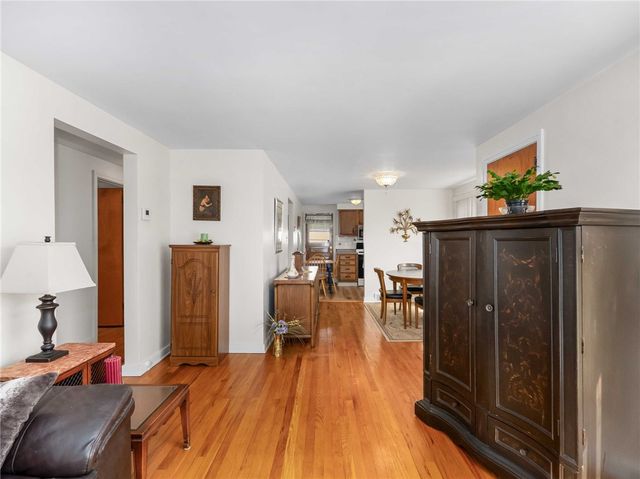 419 Susanna Ct., Greenfield, PA 15207