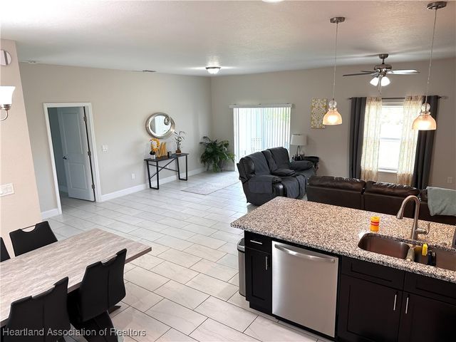 621 Palmdale Avenue, Avon Park, FL 33825
