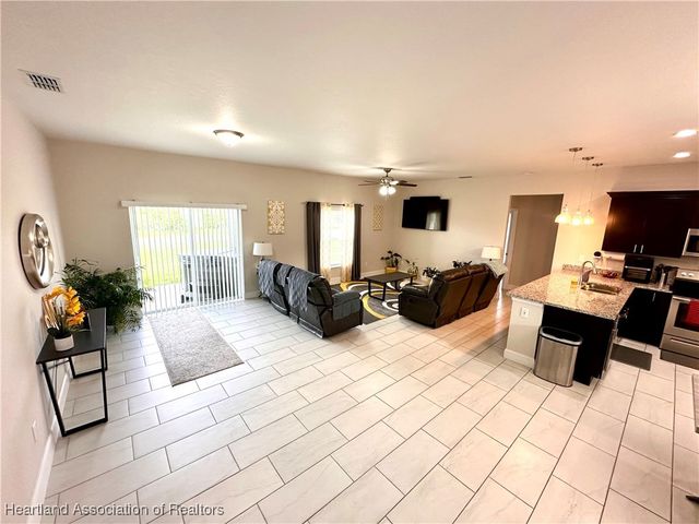 621 Palmdale Avenue, Avon Park, FL 33825