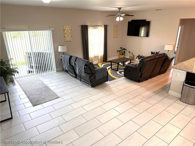 621 Palmdale Avenue, Avon Park, FL 33825