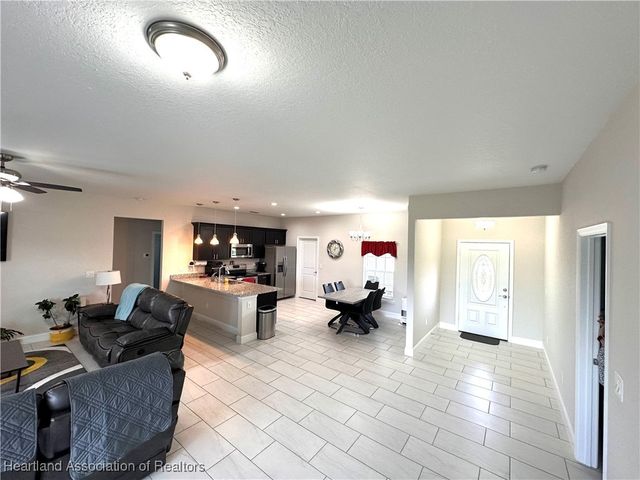 621 Palmdale Avenue, Avon Park, FL 33825