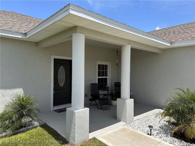 621 Palmdale Avenue, Avon Park, FL 33825