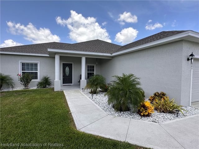 621 Palmdale Avenue, Avon Park, FL 33825