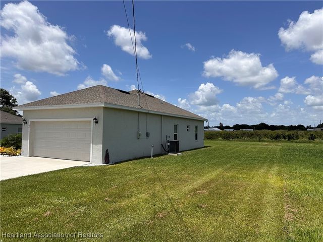 621 Palmdale Avenue, Avon Park, FL 33825