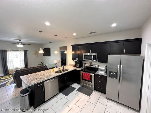 621 Palmdale Avenue, Avon Park, FL 33825