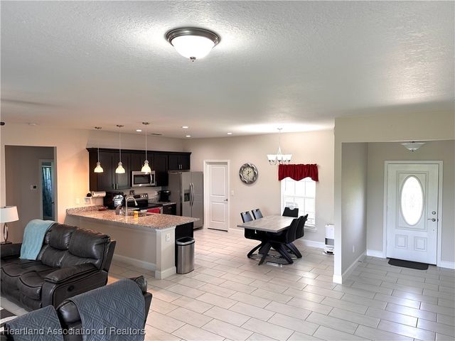 621 Palmdale Avenue, Avon Park, FL 33825