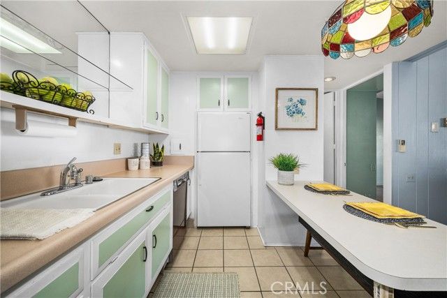 1502 Golden Rain Road 46J, Seal Beach, CA 90740