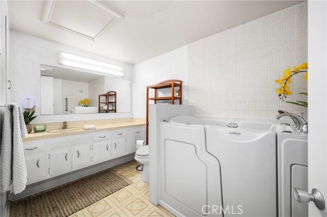 1502 Golden Rain Road 46J, Seal Beach, CA 90740