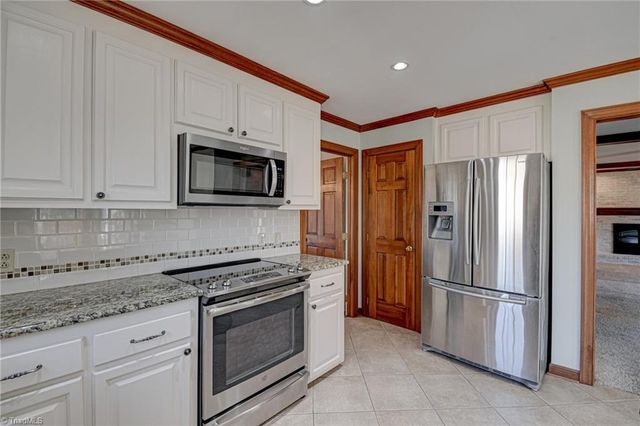 3508 Donegal Drive, Clemmons, NC 27012