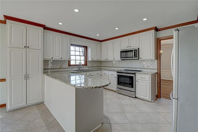 3508 Donegal Drive, Clemmons, NC 27012