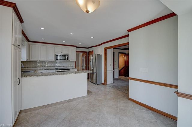 3508 Donegal Drive, Clemmons, NC 27012