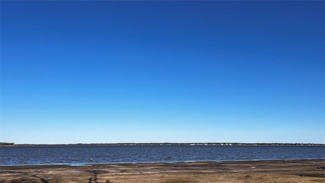 8455 Southern Shore Court, Kemp, TX 75143