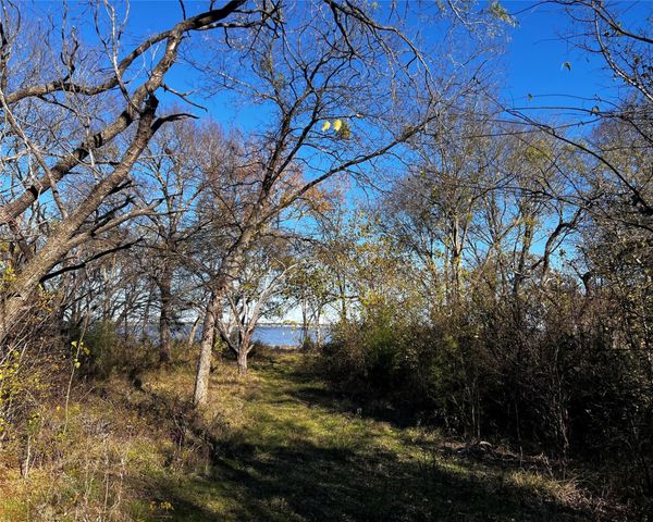 8455 Southern Shore Court, Kemp, TX 75143