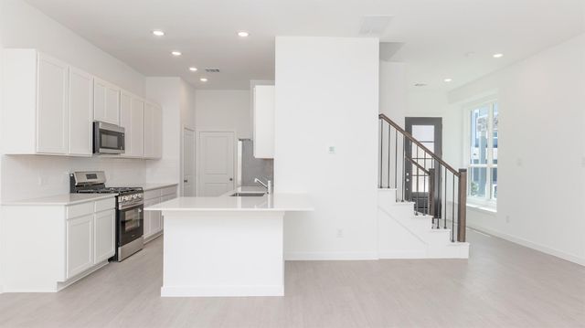 2219 Via Isa Ln, Houston, TX 77051