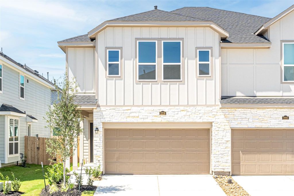 2219 Via Isa Ln, Houston, TX 77051