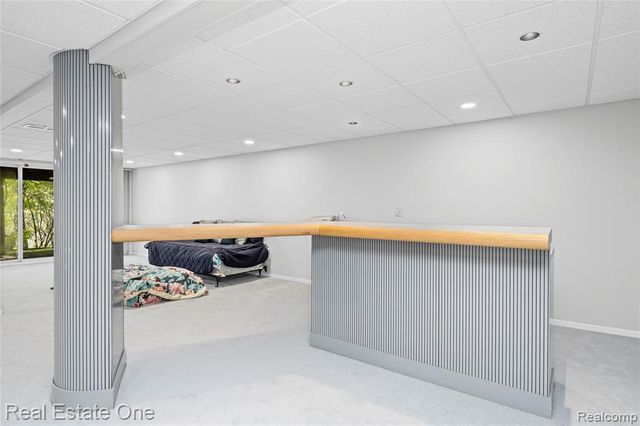 5000 Mirror Lake Court 19, West Bloomfield, MI 48323