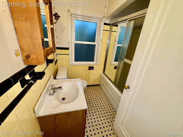 1815 Edgewood Blvd Boulevard, Berkley, MI 48072