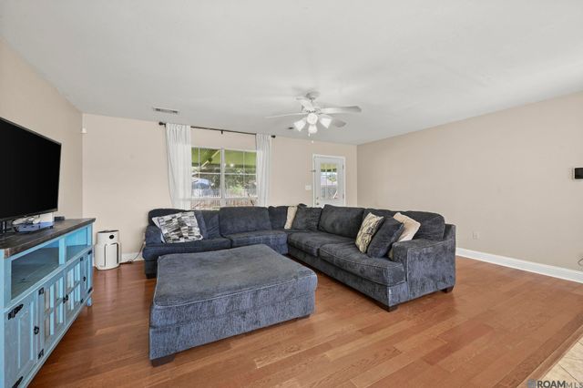 36025 Portsmouth Dr, Denham Springs, LA 70706