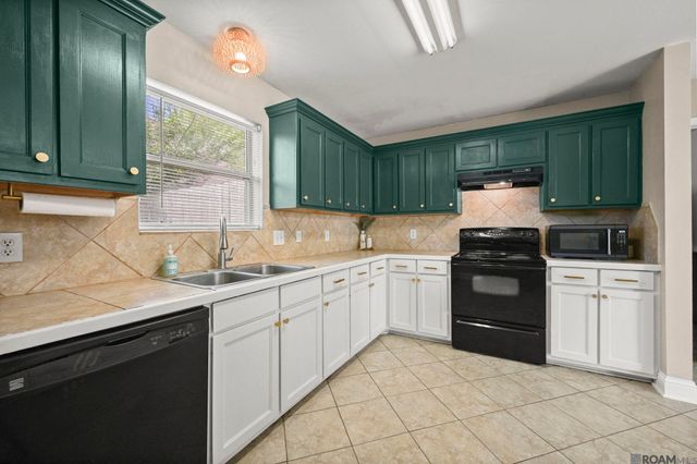 36025 Portsmouth Dr, Denham Springs, LA 70706
