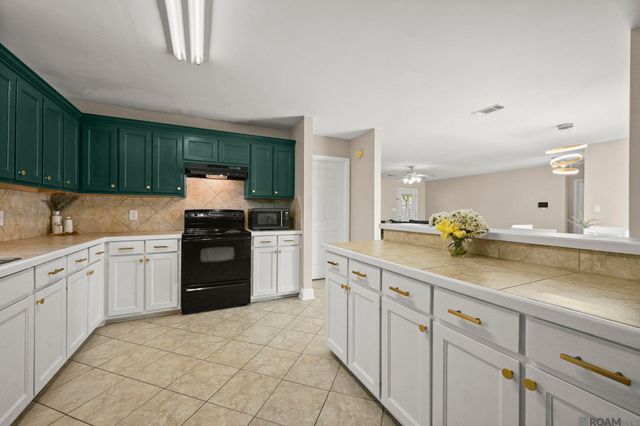 36025 Portsmouth Dr, Denham Springs, LA 70706
