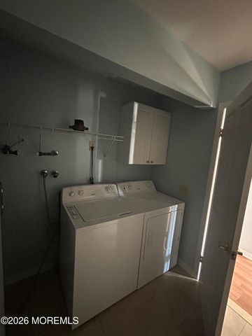 19 Attleboro Lane 73, Whiting, NJ 08759