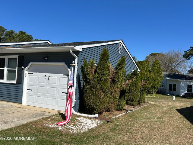 19 Attleboro Lane 73, Whiting, NJ 08759