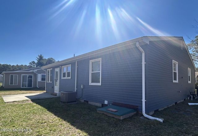 19 Attleboro Lane 73, Whiting, NJ 08759