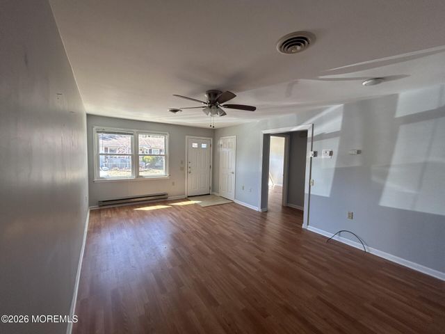 19 Attleboro Lane 73, Whiting, NJ 08759