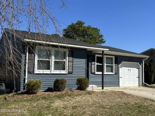 19 Attleboro Lane 73, Whiting, NJ 08759