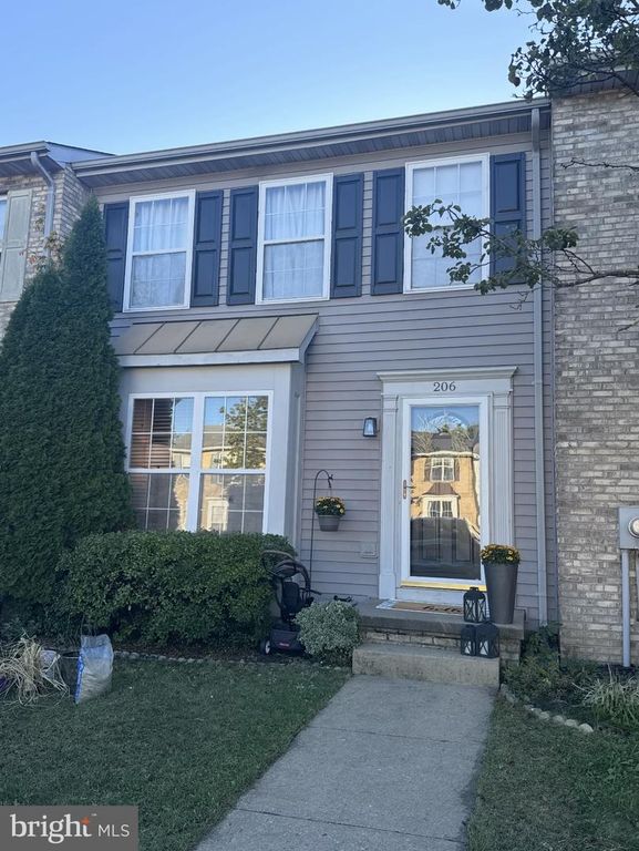 206 BARRINGTON LN, Winchester, VA 22601