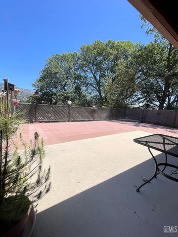30341 Pinedale Drive, Tehachapi, CA 93561