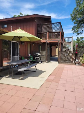 30341 Pinedale Drive, Tehachapi, CA 93561