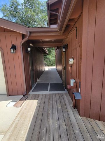 30341 Pinedale Drive, Tehachapi, CA 93561