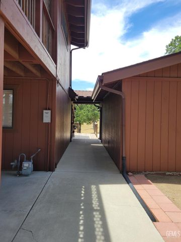 30341 Pinedale Drive, Tehachapi, CA 93561