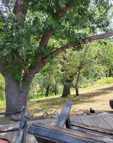30341 Pinedale Drive, Tehachapi, CA 93561