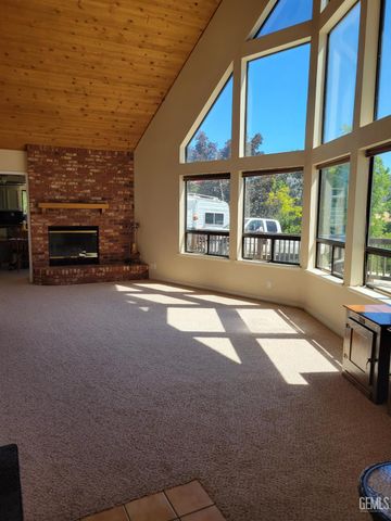 30341 Pinedale Drive, Tehachapi, CA 93561