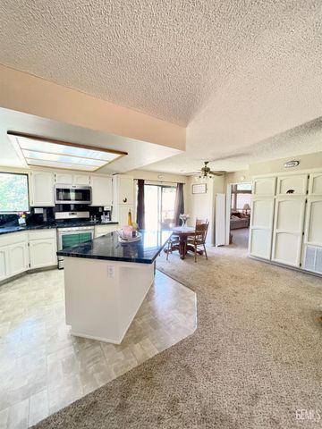 30341 Pinedale Drive, Tehachapi, CA 93561