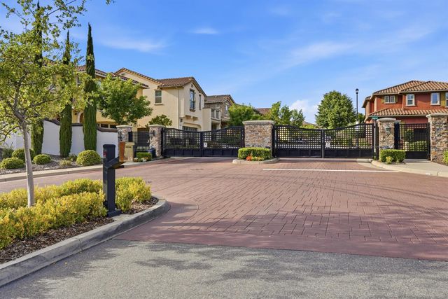 3008 Mercato Way, Roseville, CA 95661