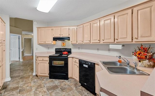 6933 LAWRENCE FARM Lane, Randleman, NC 27317