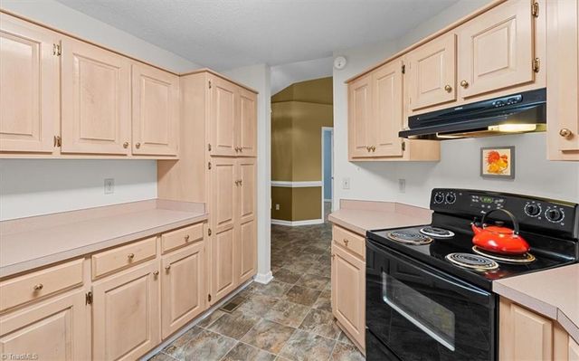 6933 LAWRENCE FARM Lane, Randleman, NC 27317