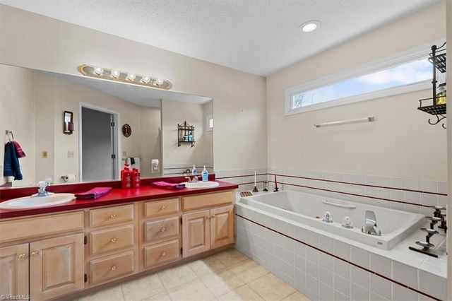 6933 LAWRENCE FARM Lane, Randleman, NC 27317