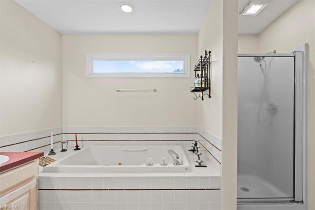 6933 LAWRENCE FARM Lane, Randleman, NC 27317