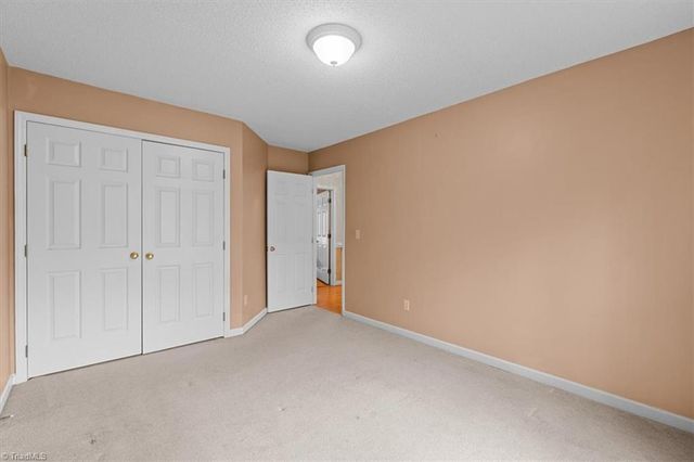 6933 LAWRENCE FARM Lane, Randleman, NC 27317