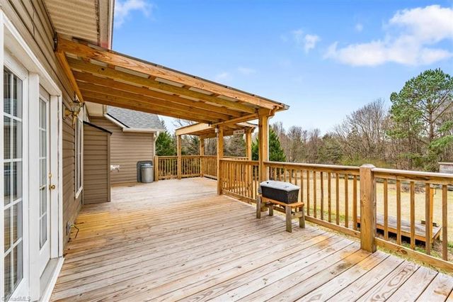 6933 LAWRENCE FARM Lane, Randleman, NC 27317